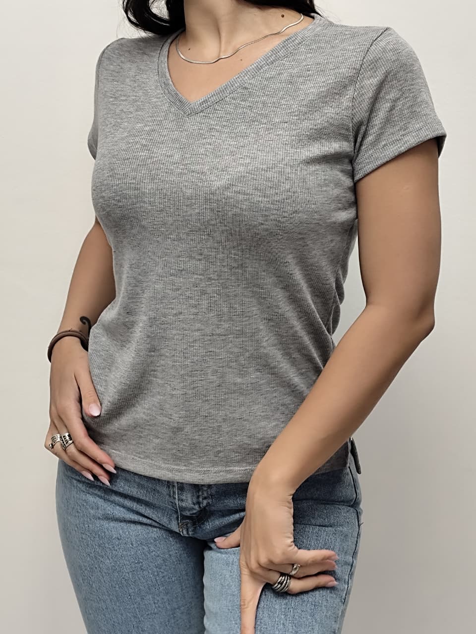 Remera Caramelo Cuello V
