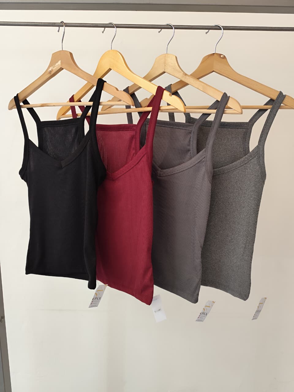 Musculosa Tiras Escote V